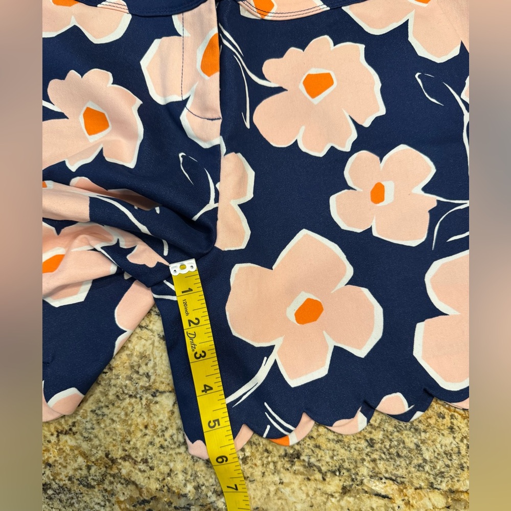 Isaac Mizrahi Womens Size 12 Navy Blue Pink Floral Scalloped Hem Shorts - Picture 9 of 9